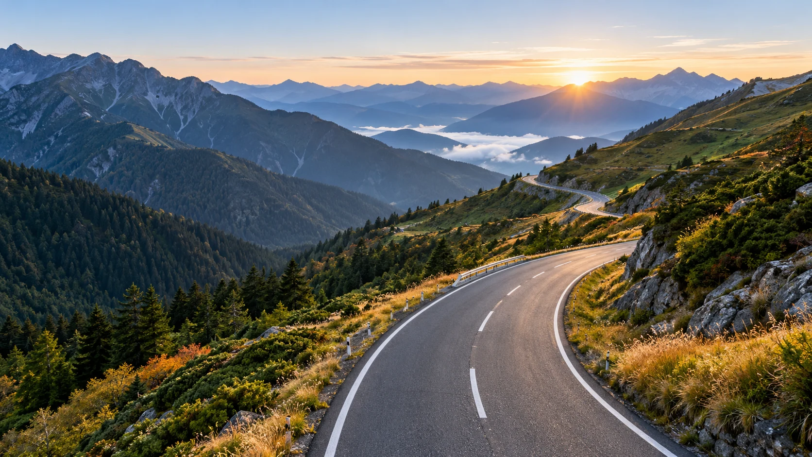 山並みを縫う静かな舗装道路のオリジナル画像